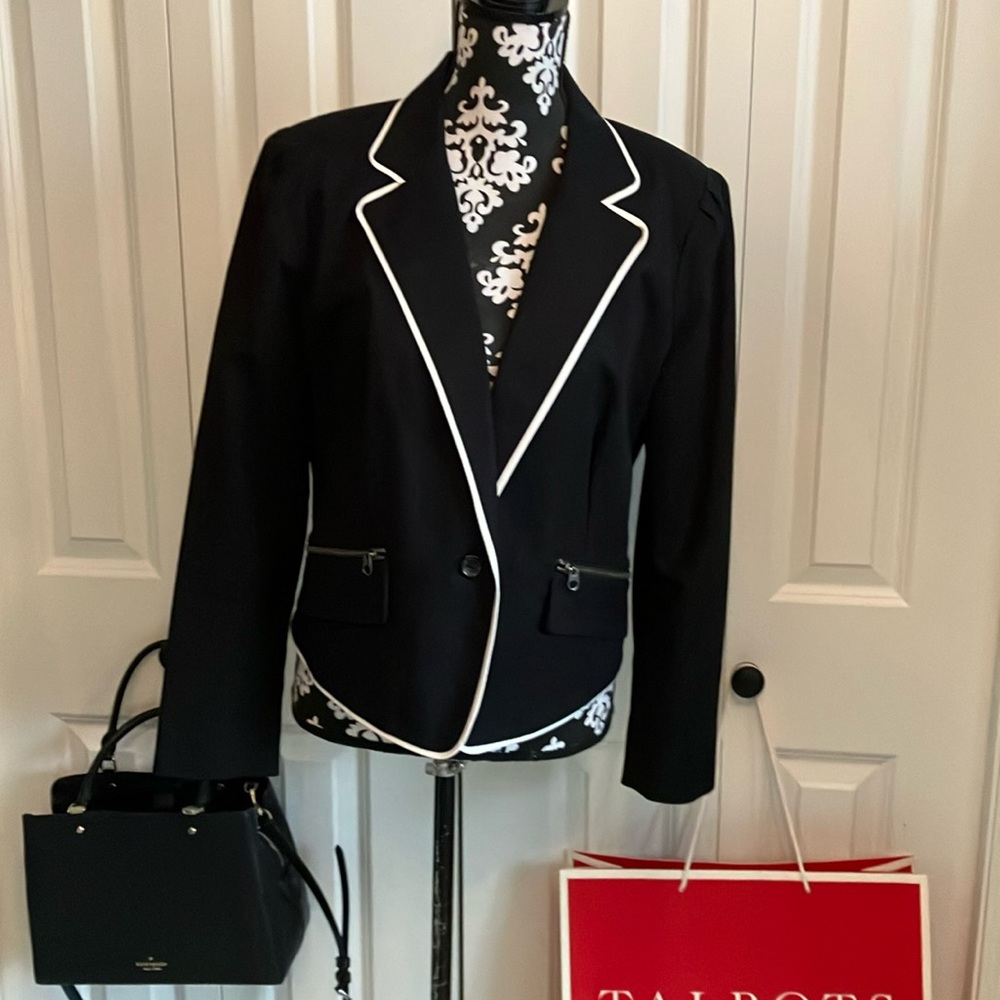 Fabulous black blazer w/white piping and B&W striped lining & fabulous detail.